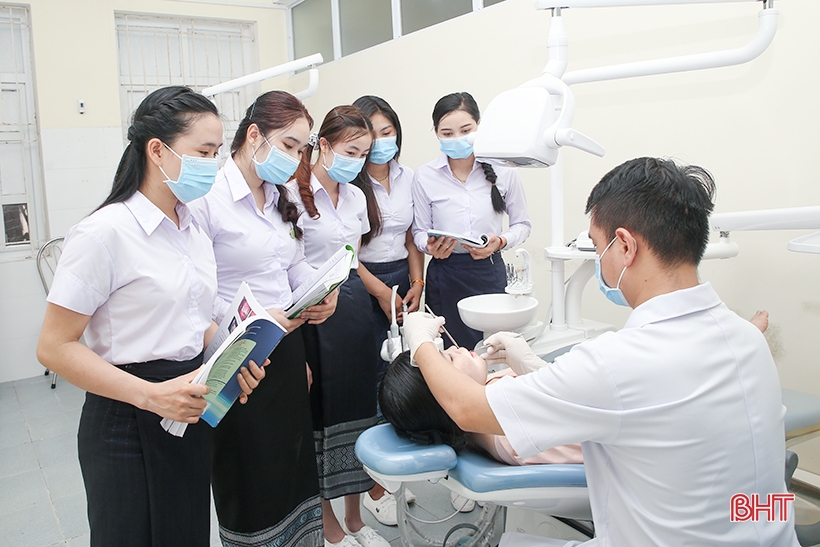 Hà Tĩnh có chính sách hỗ trợ đào tạo đối với lưu học sinh Lào