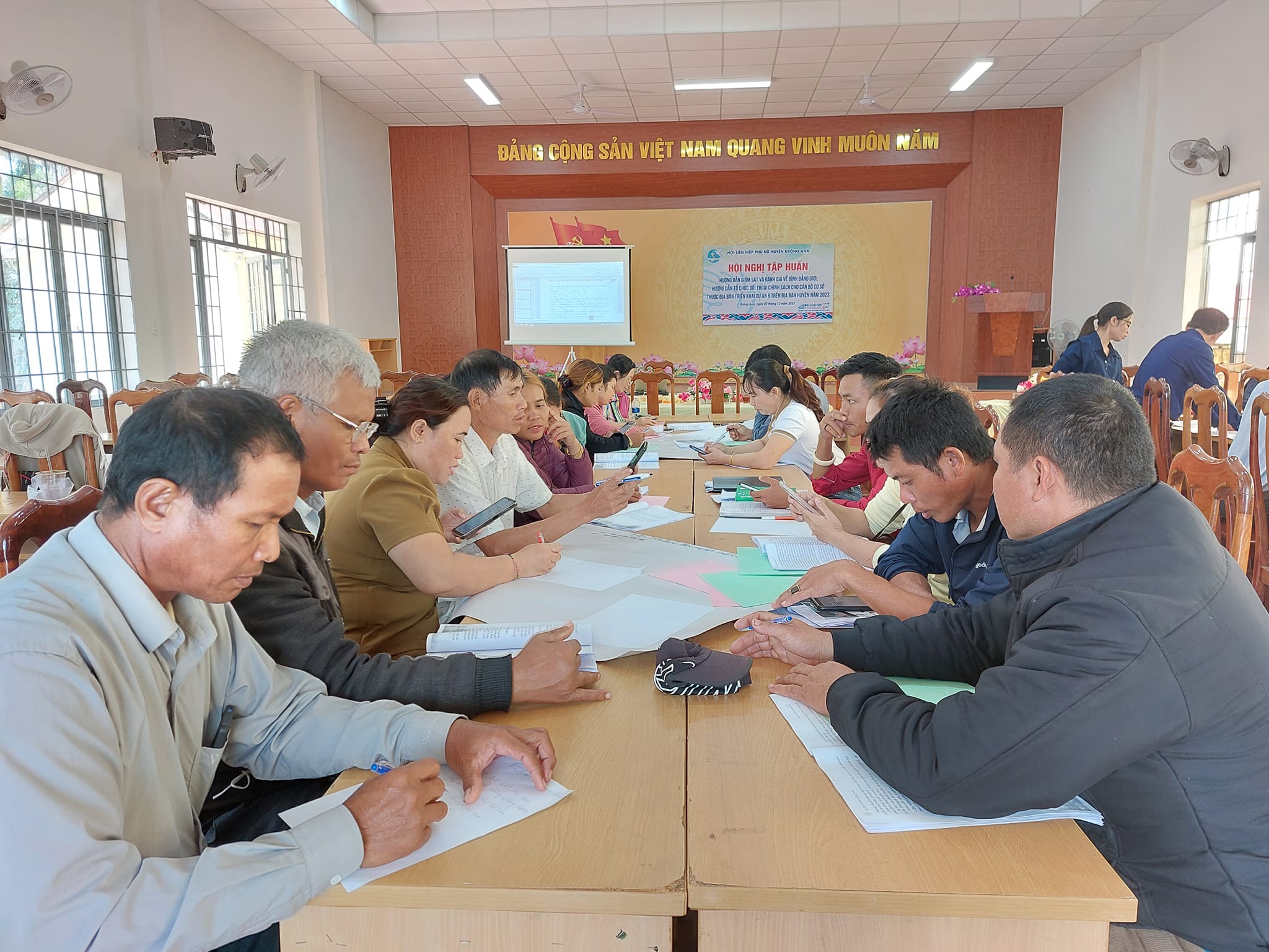 Huyện Krông Ana Hội nghị tập huấn hướng dẫn giám sát và đánh giá về bình đẳng giới