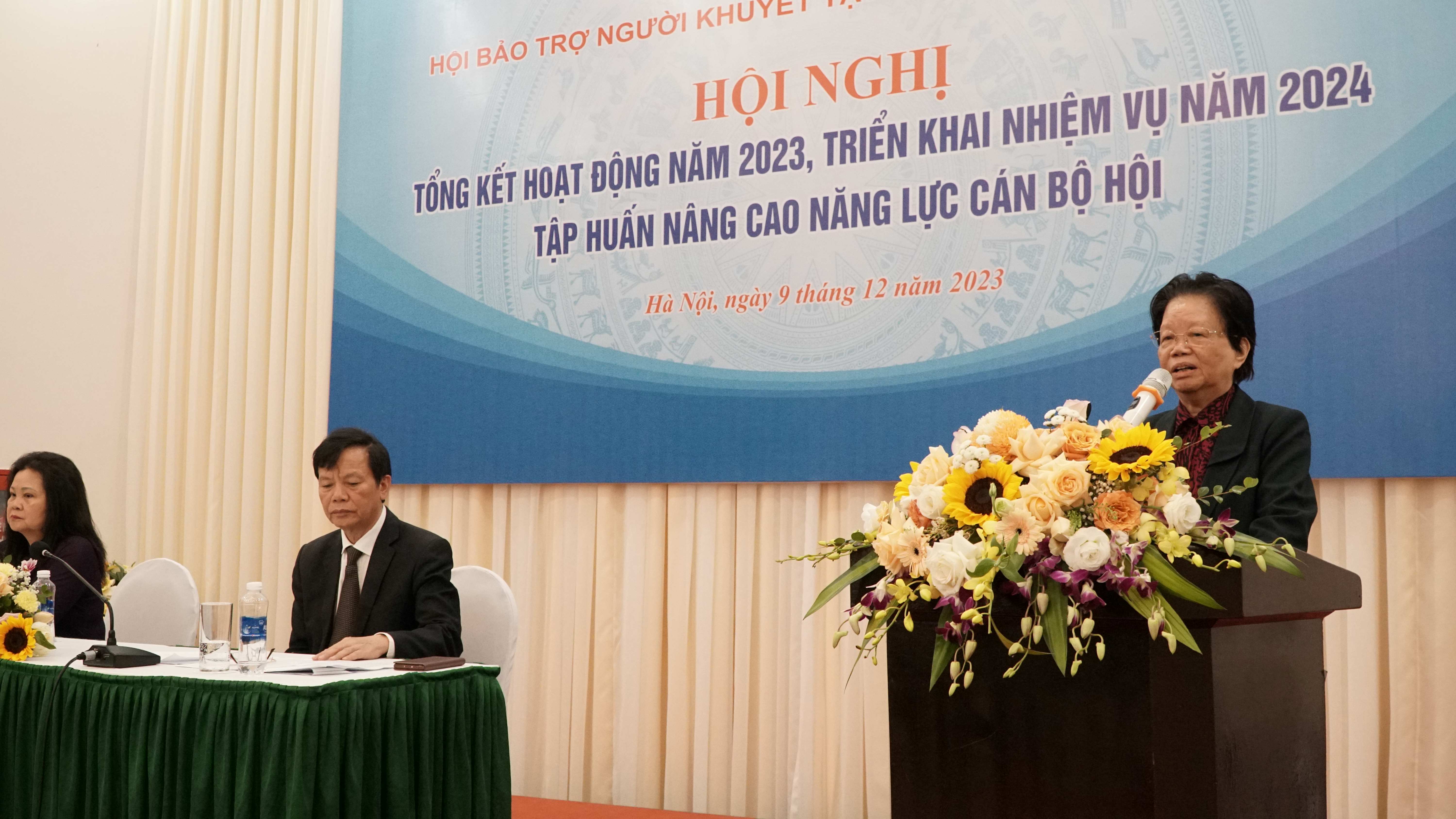 Nỗ lực hơn nữa vì người khuyết tật và trẻ mồ côi trên cả nước