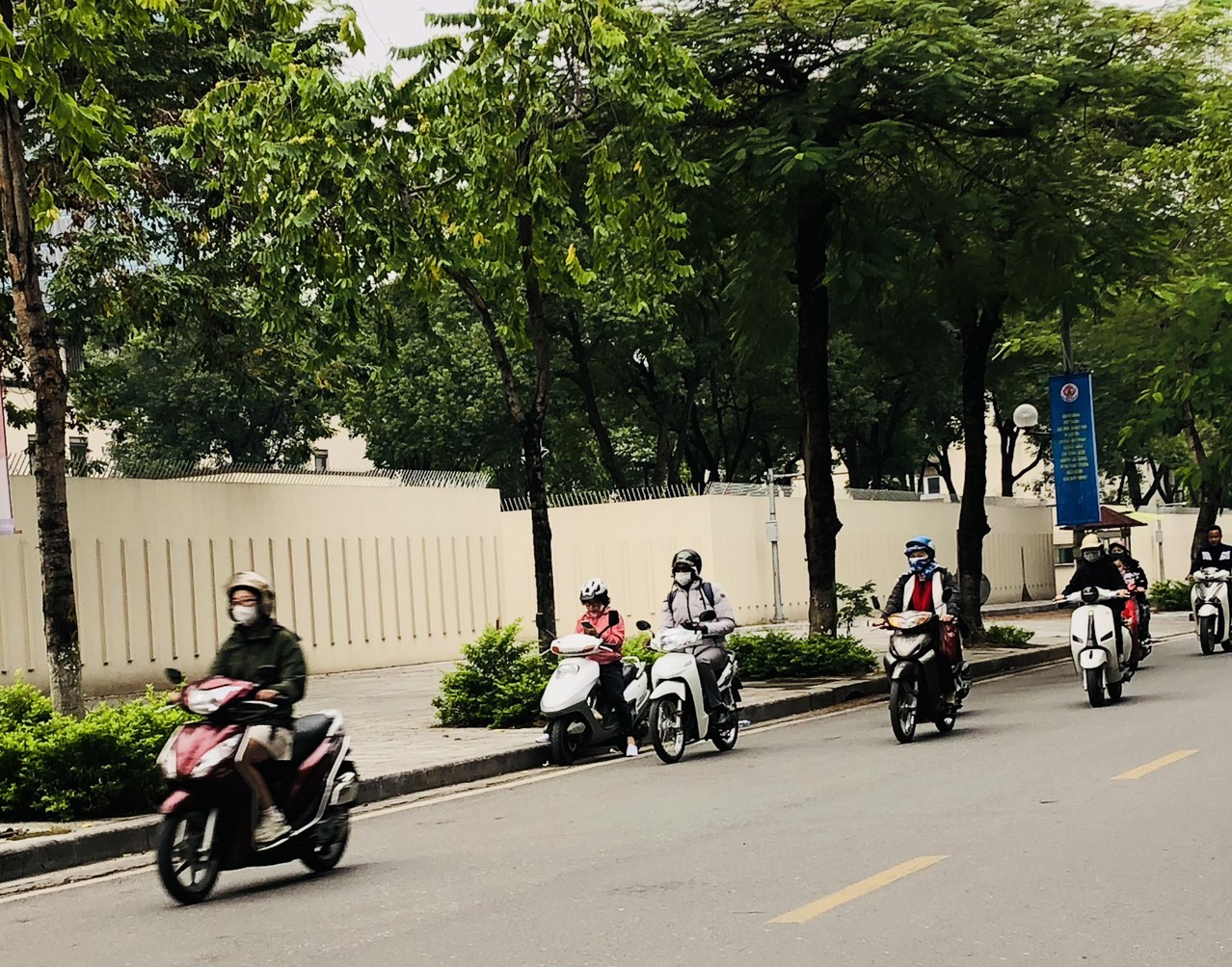 Hà Nội ngày nắng, đêm và sáng trời lạnh