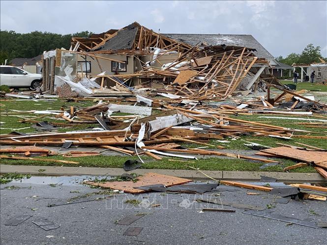 Bão, lốc tấn công bang Tennessee Mỹ gây thiệt hại nghiêm trọng