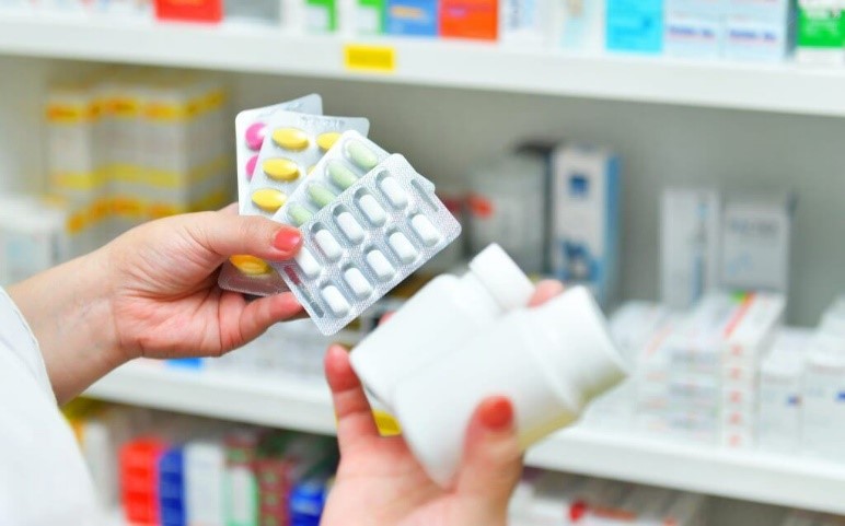 Người bệnh phải mua thuốc, vật tư y tế ở ngoài khi bệnh viện thiếu, sẽ được BHYT thanh toán khi nào