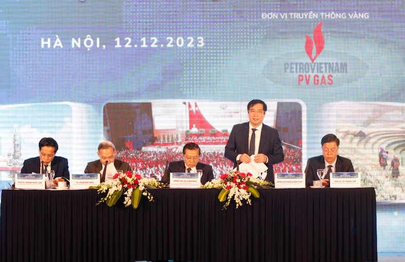 Khai mạc “Diễn đàn Kinh tế Việt Nam qua nửa nhiệm kỳ Đại hội XIII của Đảng”
