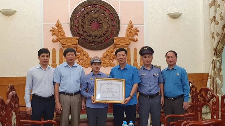 Tiếp viên Đường sắt trả lại hơn 50 triệu đồng của hành khách bỏ quên
