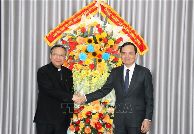 Phó Thủ tướng Trần Lưu Quang thăm và chúc mừng Giáng sinh tại Bình Thuận