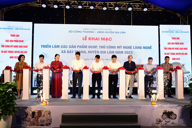 Triển lãm các sản phẩm OCOP, thủ công mỹ nghệ làng nghề xã Bát Tràng 2023