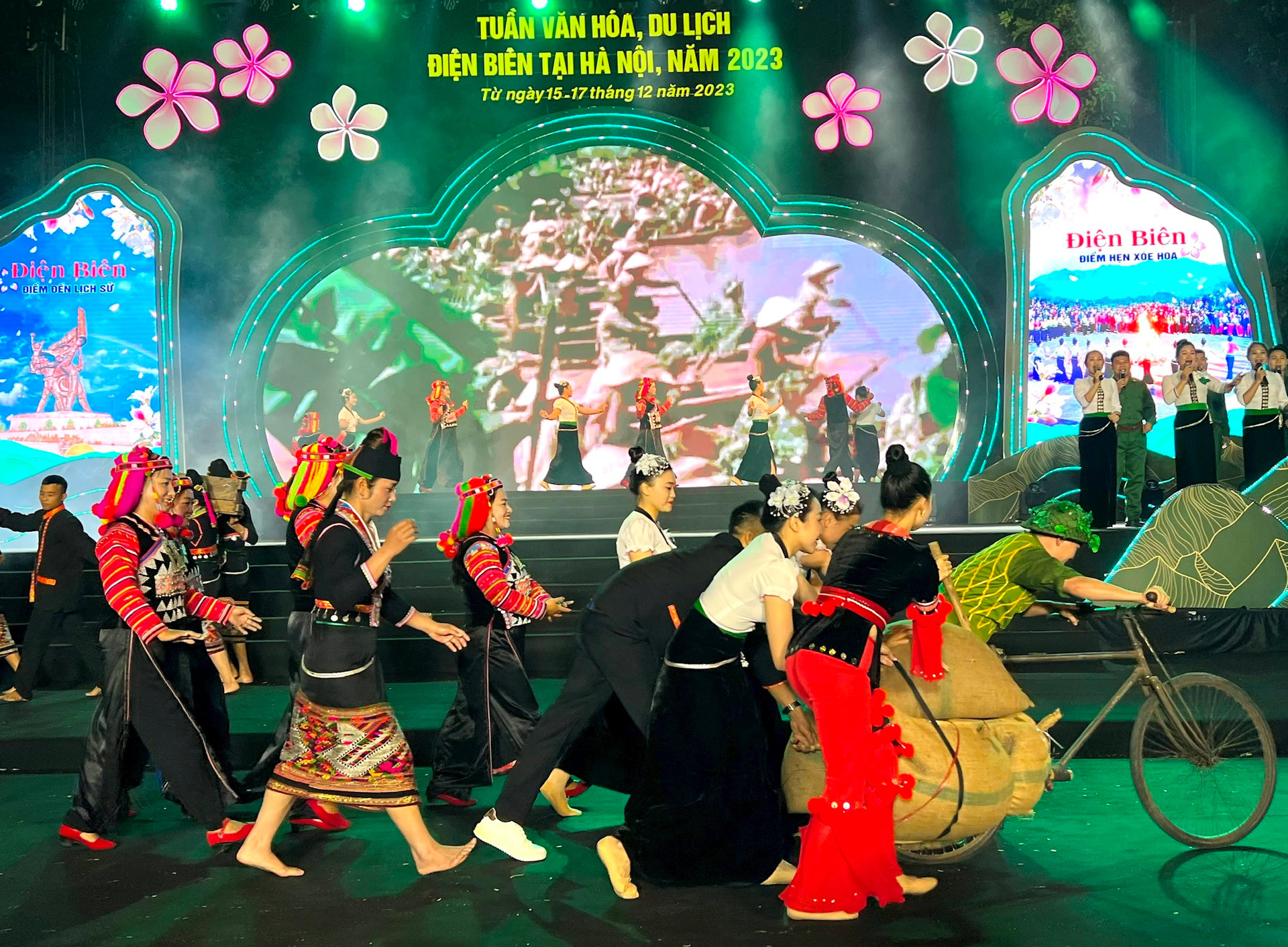 Điện Biên - Điểm hẹn xoè hoa