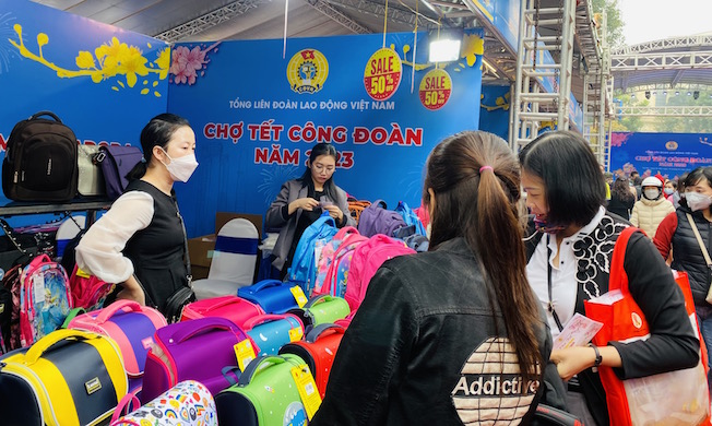 Tổ chức các gian hàng với mức giá ưu đãi tại “Chợ Tết Công đoàn năm 2024”