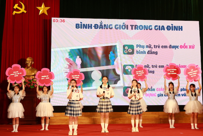 Nâng cao ý thức, xây dựng môi trường an toàn, thân thiện với phụ nữ và trẻ em gái