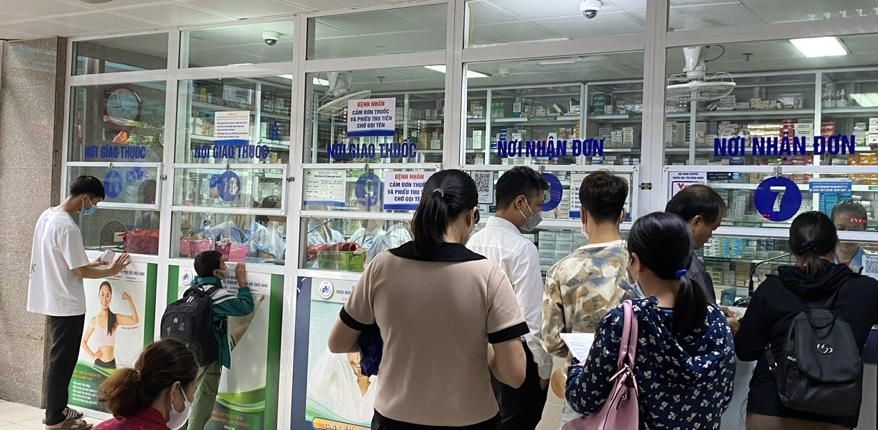 Thanh toán trực tiếp chi phí thuốc, vật tư y tế Lợi ích và an toàn điều trị của người bệnh phải được đặt lên hàng đầu
