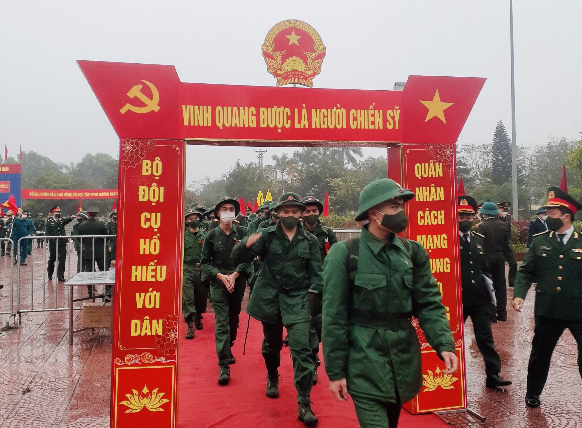 Đang đi du học có được miễn nghĩa vụ quân sự