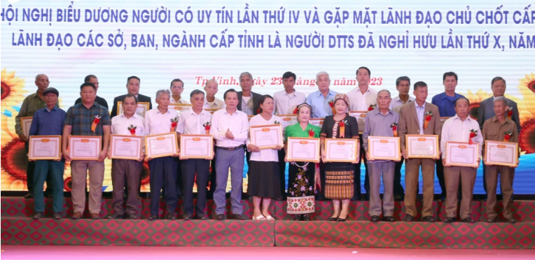 Nghệ An Biểu dương 120 Người có uy tín trong đồng bào dân tộc thiểu số