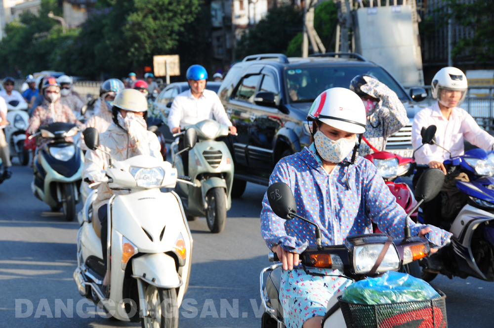 Quy định mức thu, chế độ thu, nộp, miễn, quản lý và sử dụng phí sử dụng đường bộ