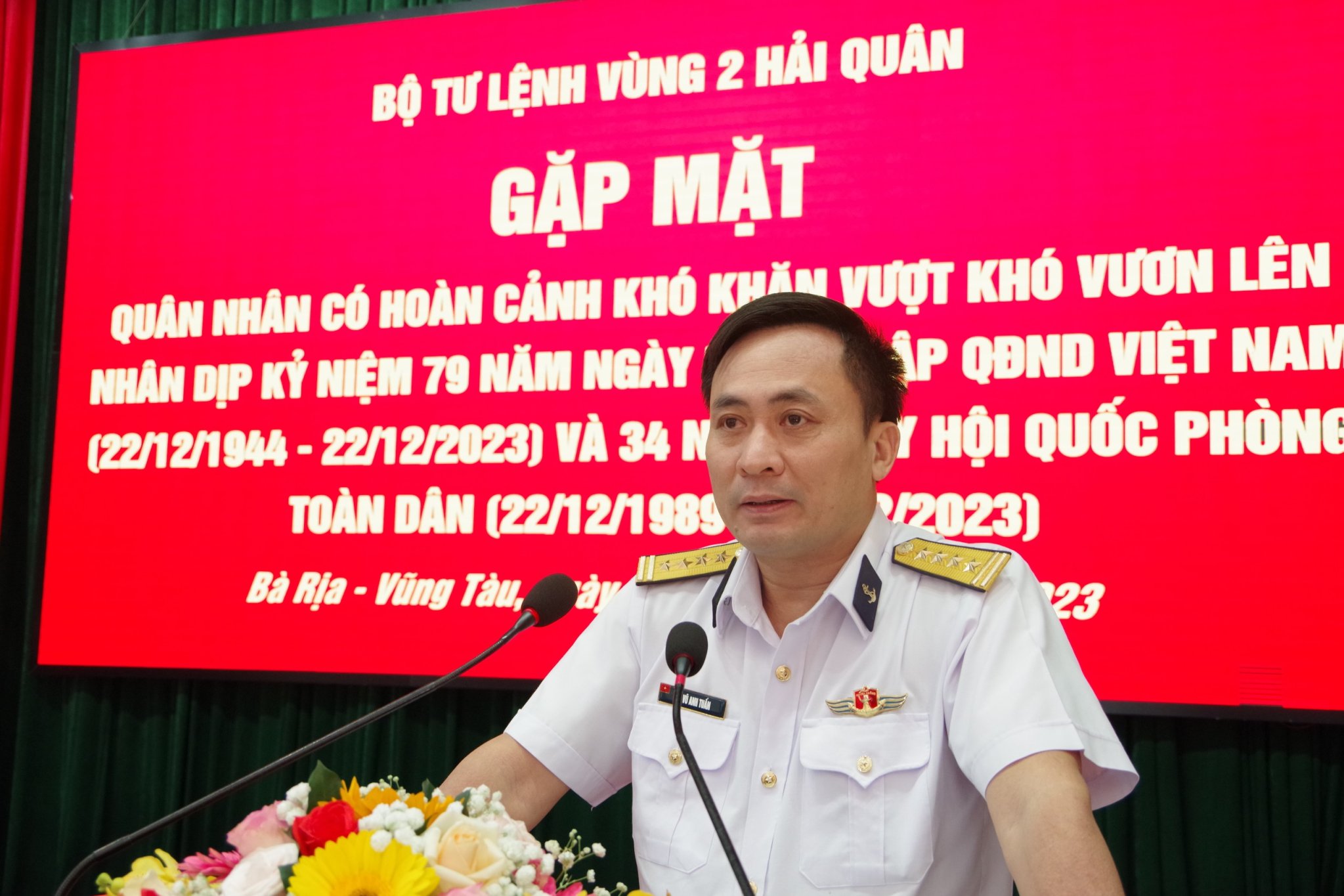 Vùng 2 Hải quân gặp gỡ quân nhân có hoàn cảnh khó khăn