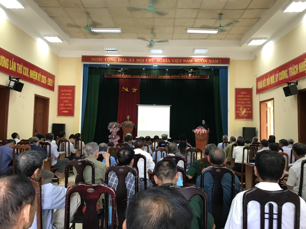 Tuyên Quang Tổ chức tập huấn, cung cấp thông tin cho người có uy tín