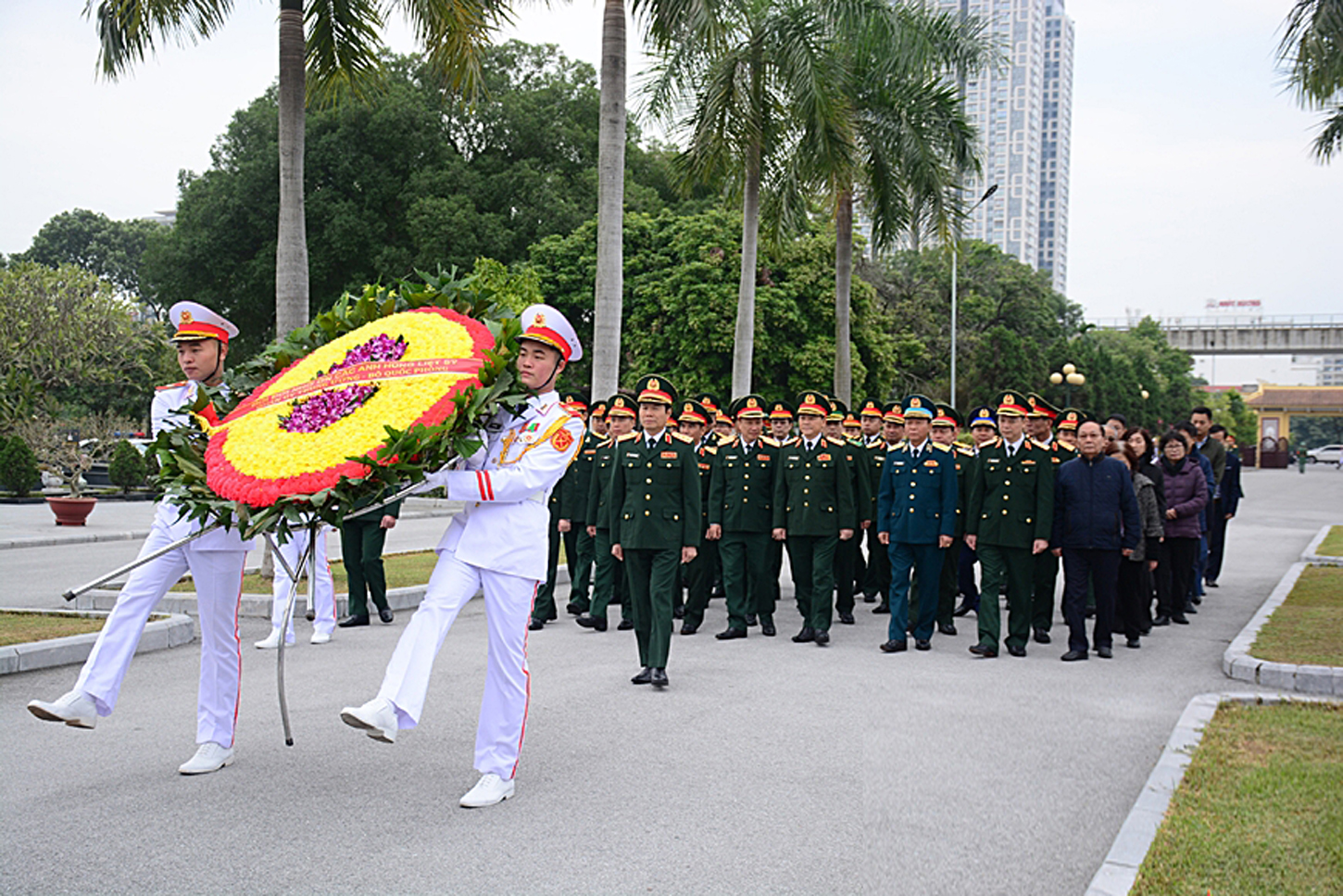 Dâng hương tưởng nhớ Đại tướng Nguyễn Chí Thanh