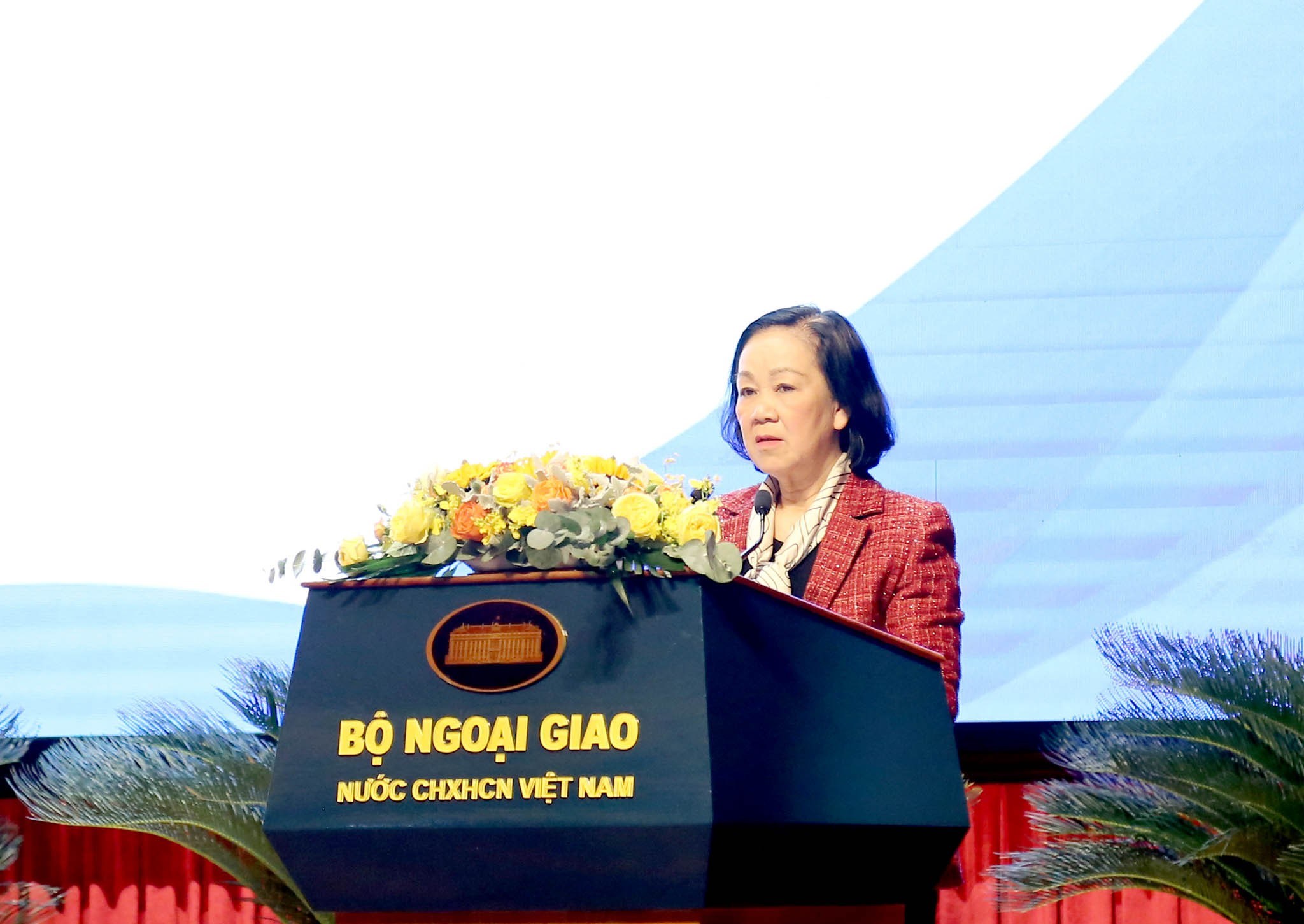 Cán bộ Bộ Ngoại giao góp phần nâng cao vị thế, hình ảnh của đất nước