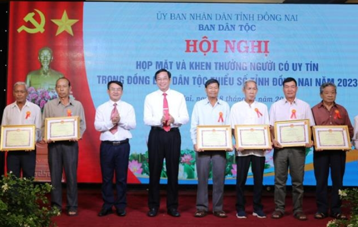 Đồng Nai Họp mặt, khen thưởng đội ngũ Người có uy tín trong đồng bào dân tộc thiểu