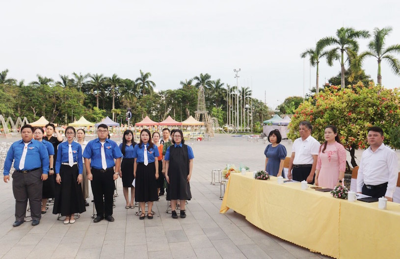 Kết nạp Đảng tại địa chỉ đỏ