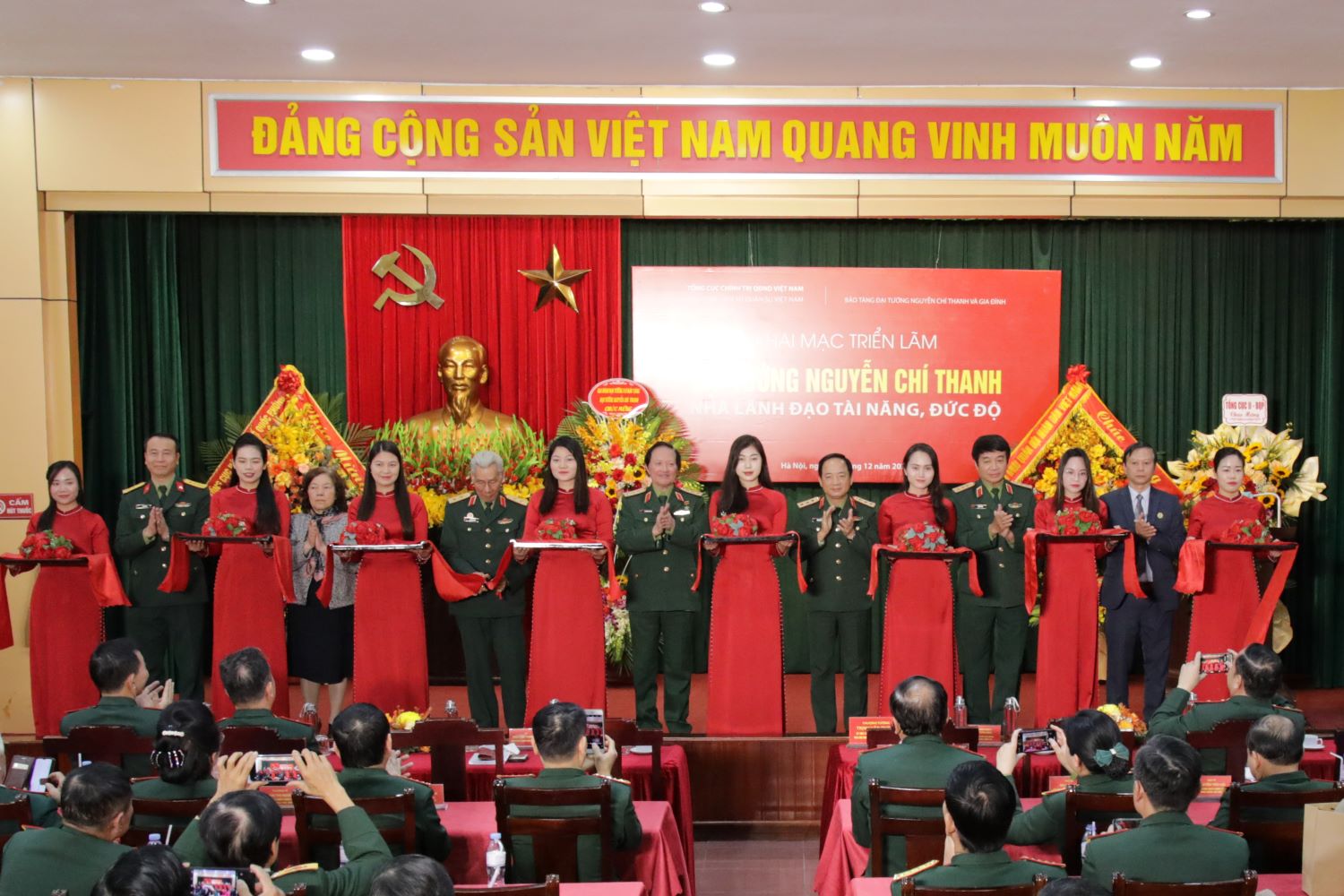 Giới thiệu gần 200 hình ảnh, tài liệu, hiện vật quý nhân kỷ niệm 110 năm Ngày sinh Đại tướng Nguyễn Chí Thanh