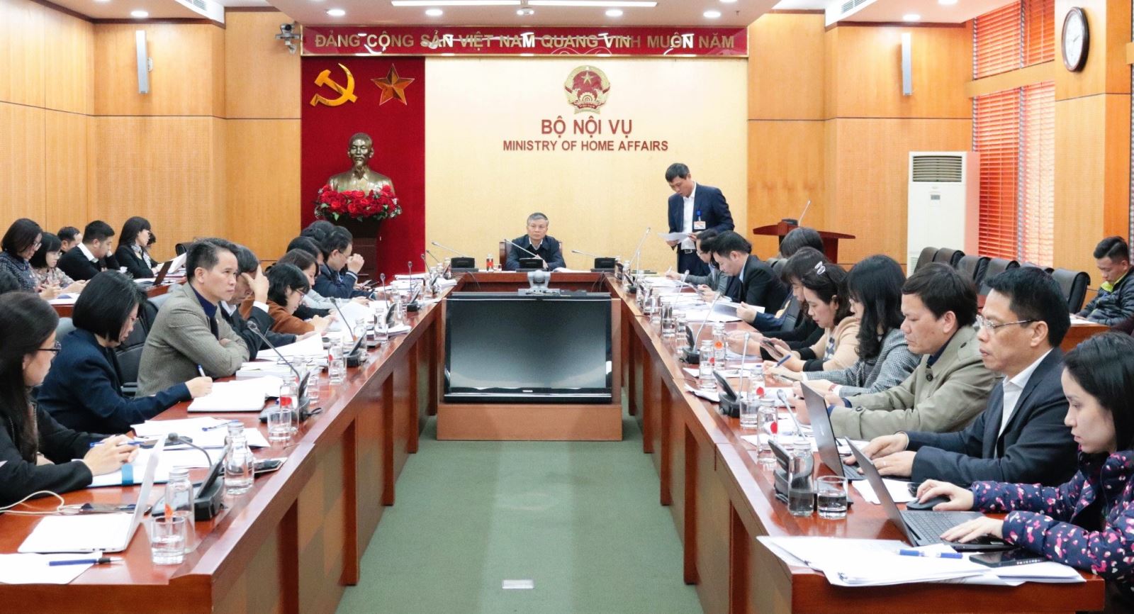 Bộ Nội vụ hướng dẫn một số nội dung vướng mắc trong việc xây dựng vị trí việc làm