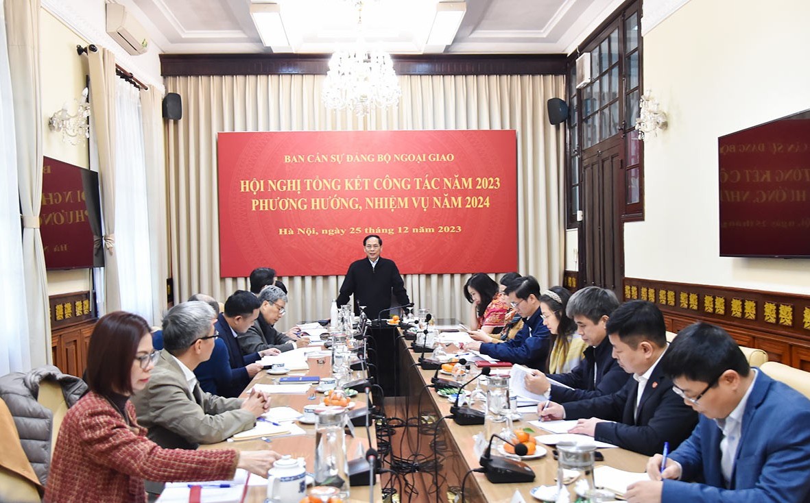 Tích cực đóng góp quan trọng vào thành tựu to lớn của công tác đối ngoại