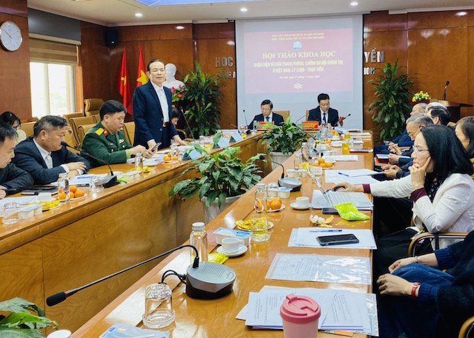 Góp phần đấu tranh phòng, chống cơ hội chính trị ở Việt Nam