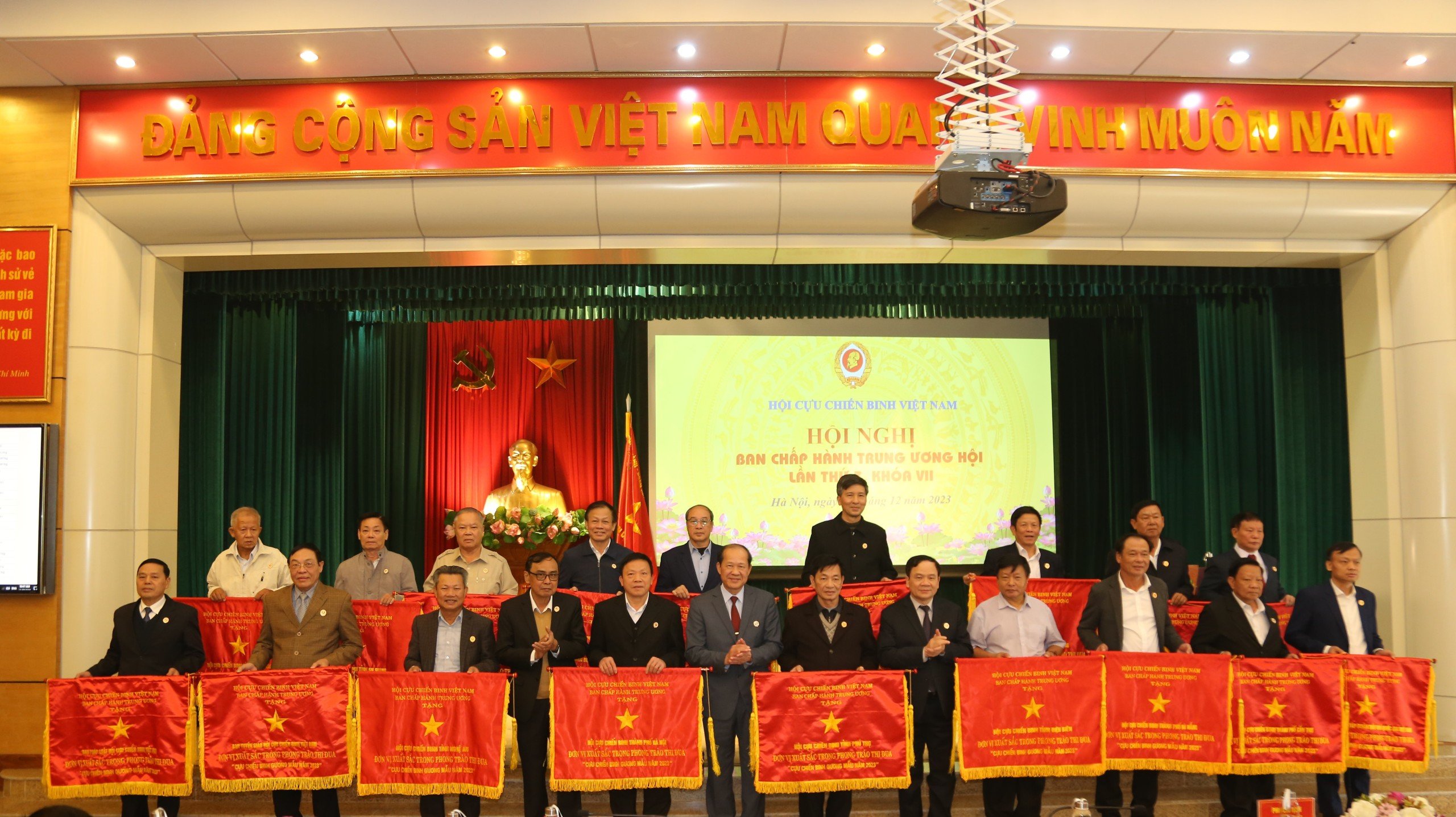 Đẩy mạnh phong trào thi đua cựu chiến binh gương mẫu, giúp nhau làm kinh tế giỏi