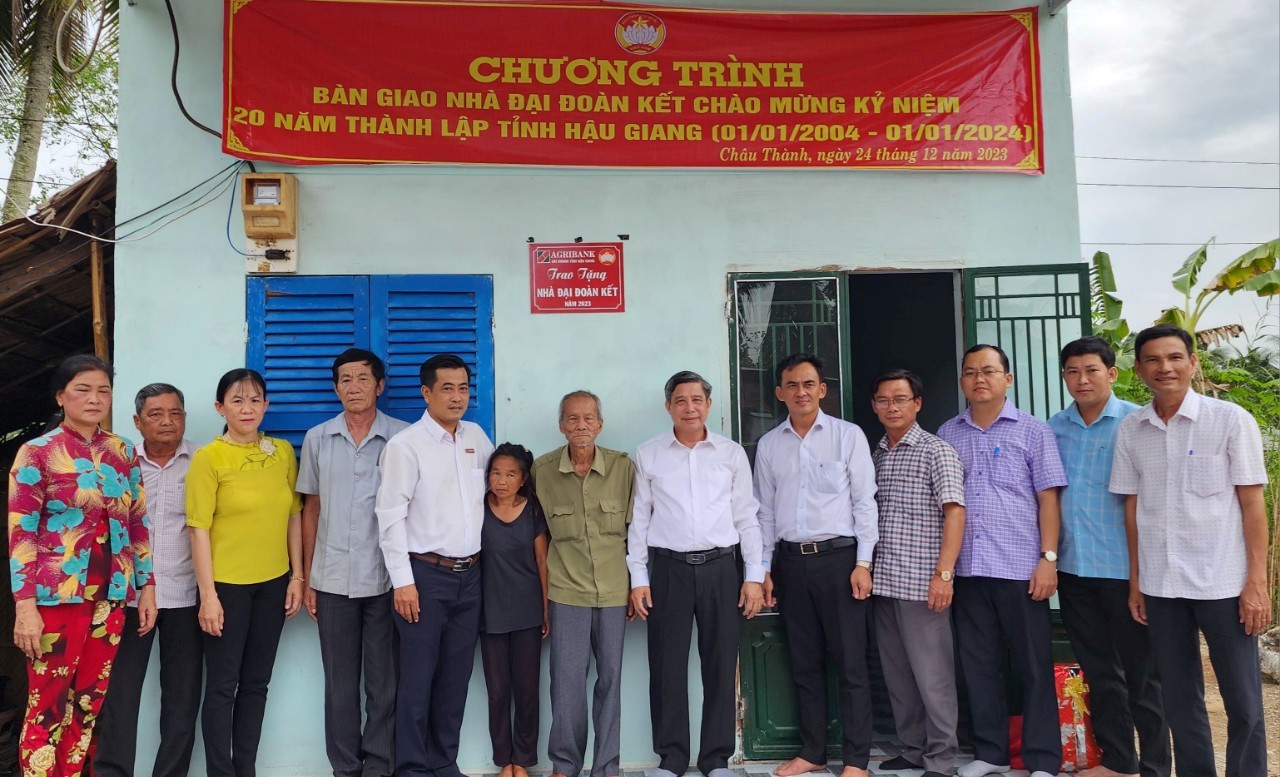 Hậu Giang đã khánh thành, bàn giao 1 116 căn nhà đại đoàn kết