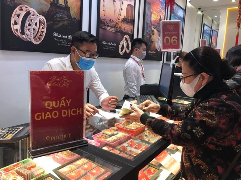 Người dân nên thận trọng trong giao dịch vàng