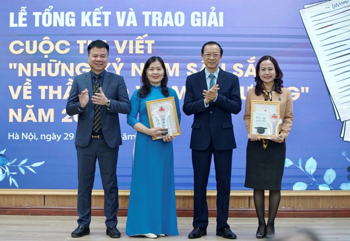Trao giải Cuộc thi viết Những kỷ niệm sâu sắc về thầy cô và mái trường 2023