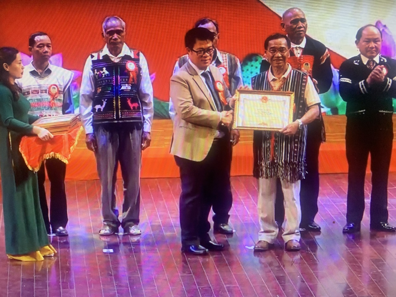 Lâm Đồng Biểu dương, tôn vinh người có uy tín trong cộng đồng