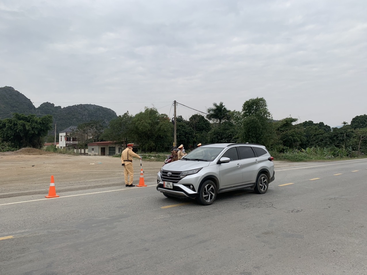 Hòa Bình Triển khai các giải pháp bảo đảm TTATGT trong dịp Tết Dương lịch, Tết Nguyên đán Giáp Thìn