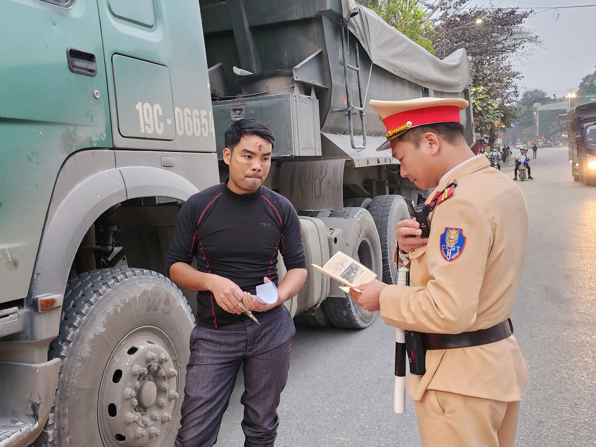 Yên Bái “Thượng tôn pháp luật để xây dựng văn hóa giao thông an toàn