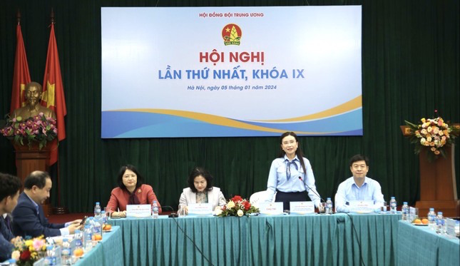 Kỳ họp lần thứ nhất Hội đồng Đội Trung ương khóa IX