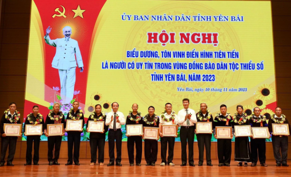 Yên Bái Người có uy tín đi đầu trong các phong trào của địa phương