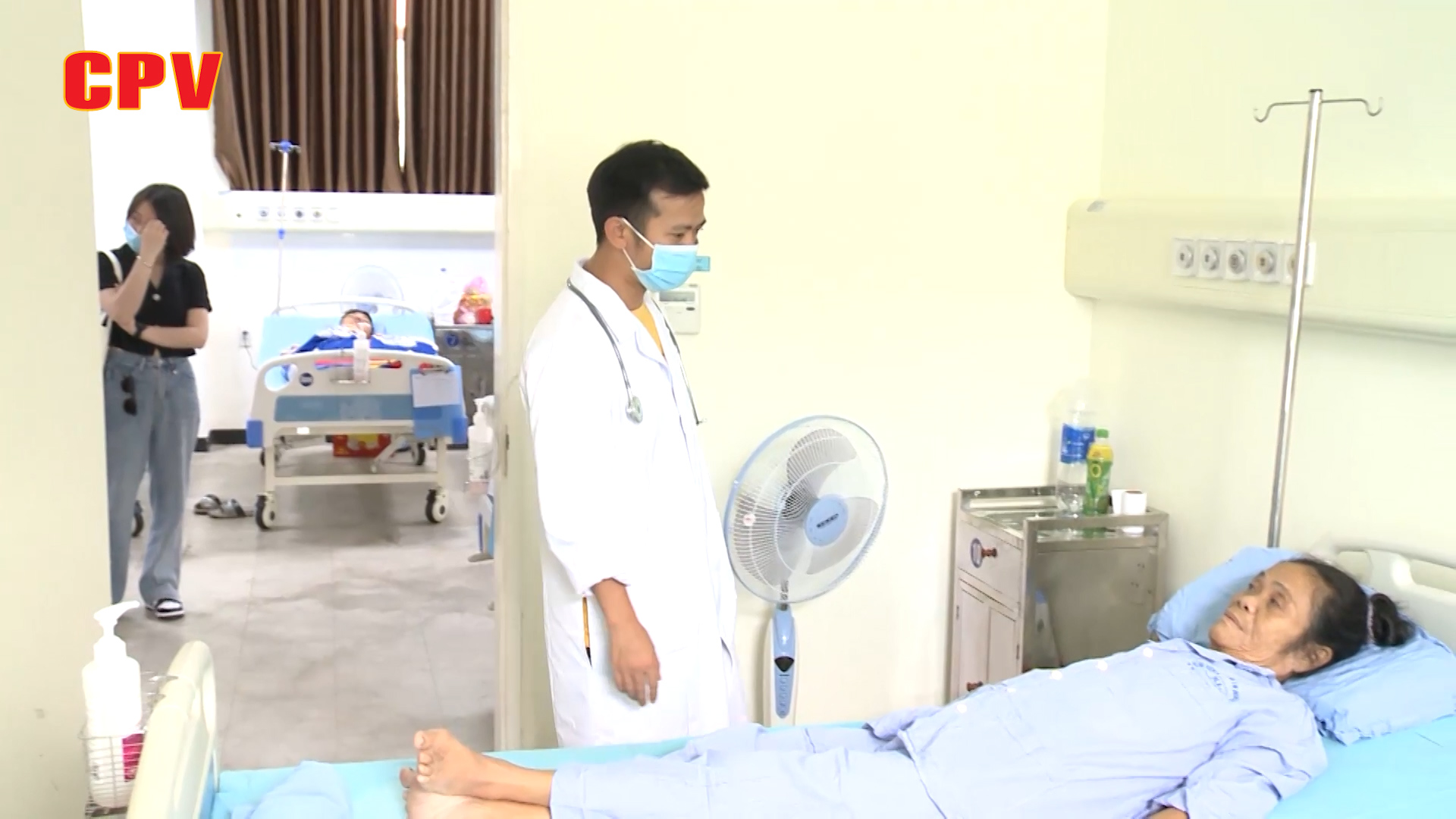 Bảo hiểm y tế- San sẻ nỗi lo cùng người bệnh