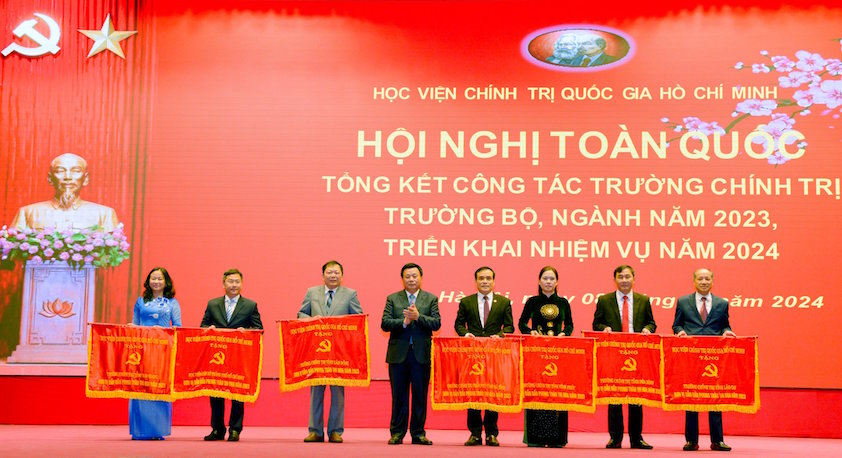 Đổi mới đồng bộ, toàn diện công tác đào tạo, bồi dưỡng của các trường chính trị