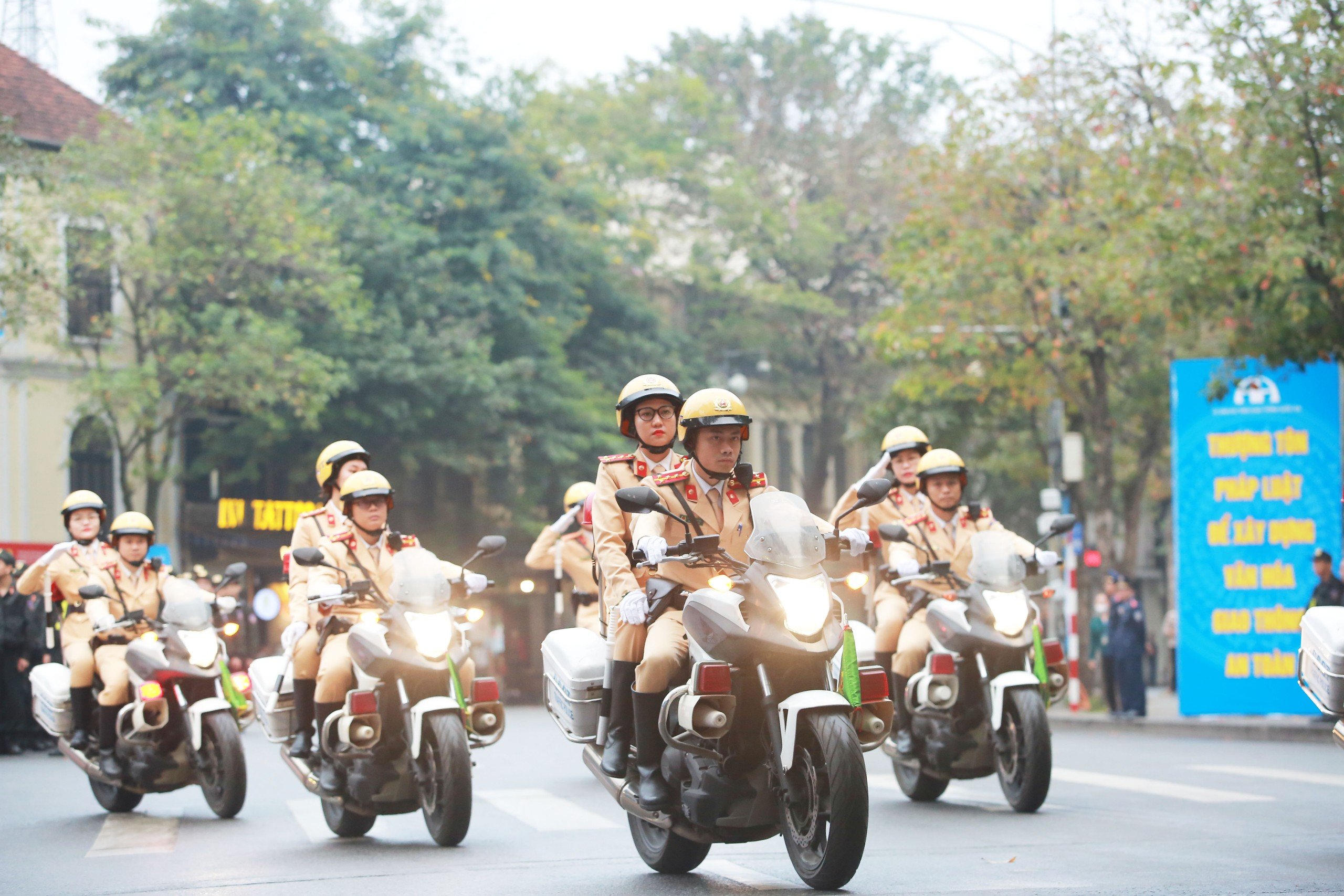 Thượng tôn pháp luật để xây dựng văn hóa giao thông an toàn