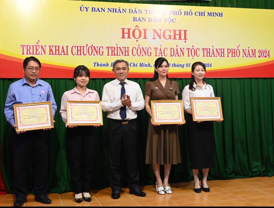 Nâng cao đời sống vật chất, tinh thần cho đồng bào dân tộc trên địa bàn TP Hồ Chí Minh