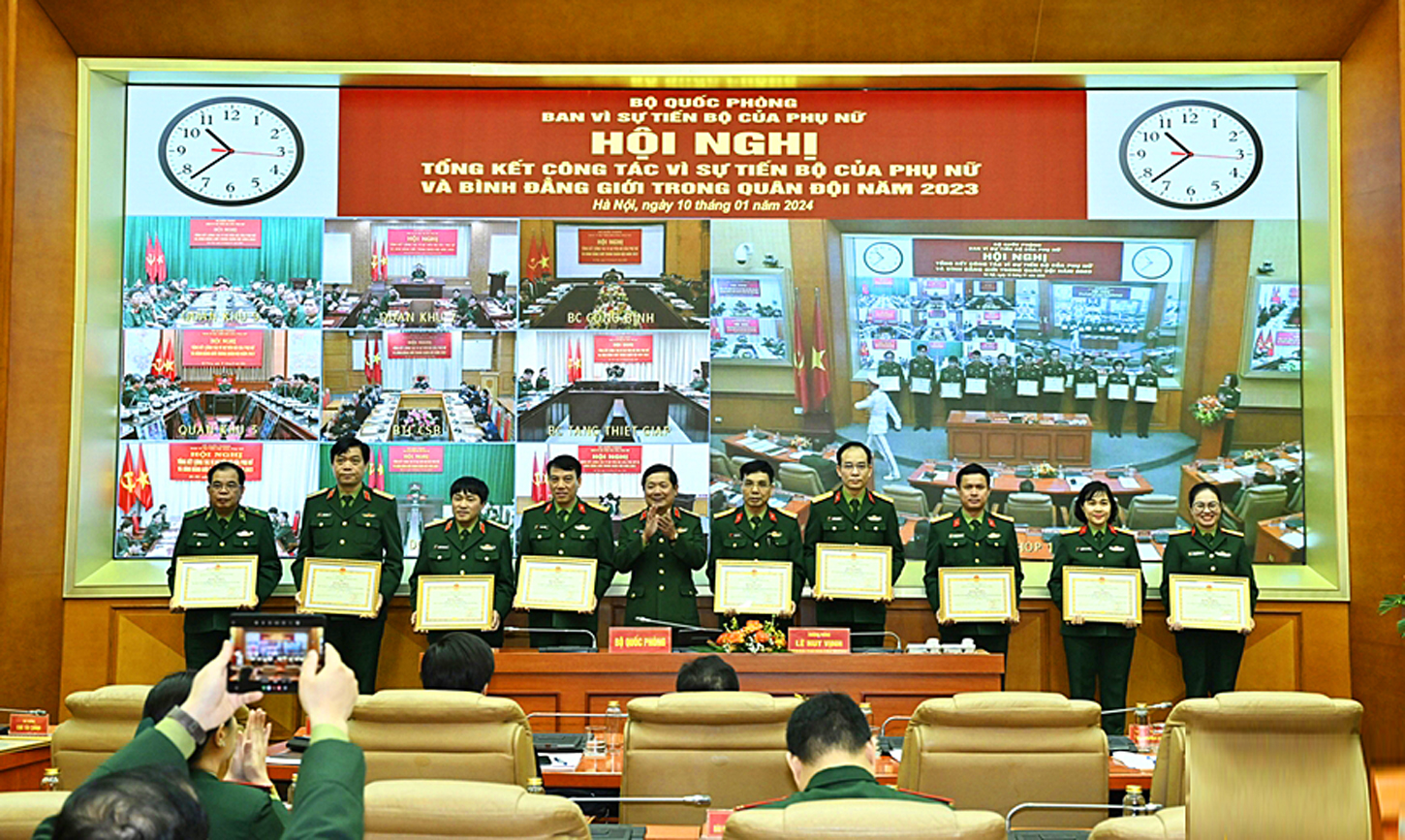 Phát triển đội ngũ cán bộ nữ trong Quân đội