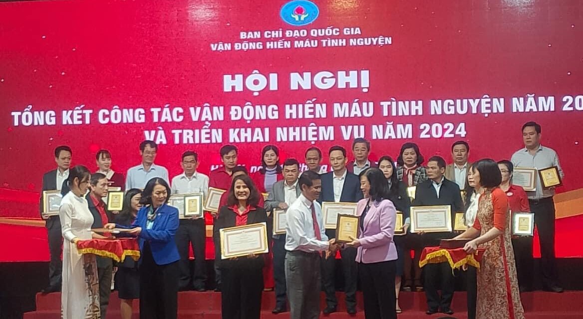 Phấn đấu trong năm 2024 tiếp nhận khoảng 1,6 triệu đơn vị máu