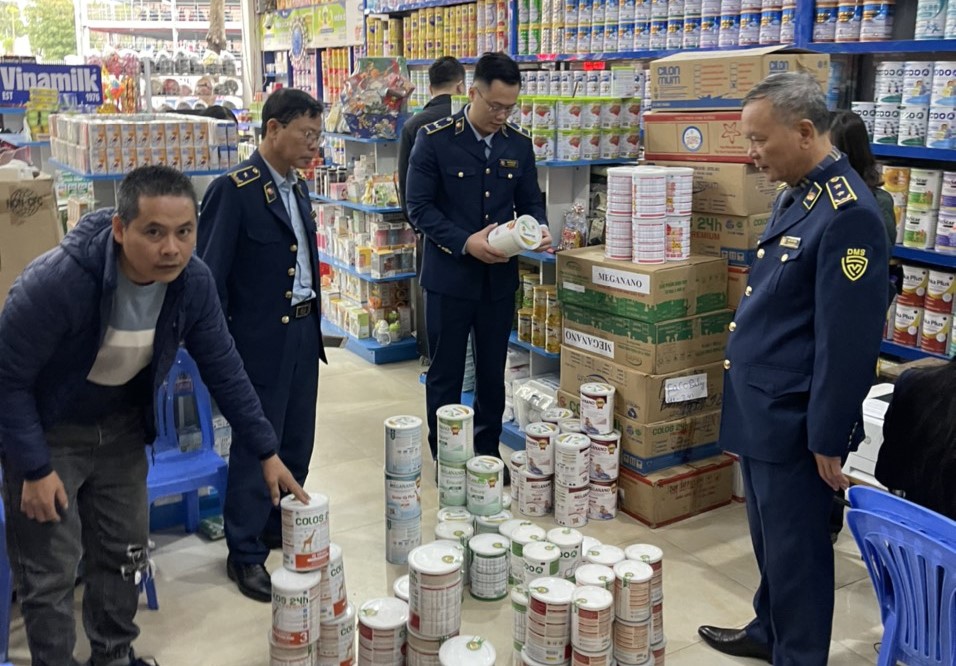 Vĩnh Phúc Phát hiện trên 5 300 hộp sữa xâm phạm quyền nhãn hiệu của Abbott