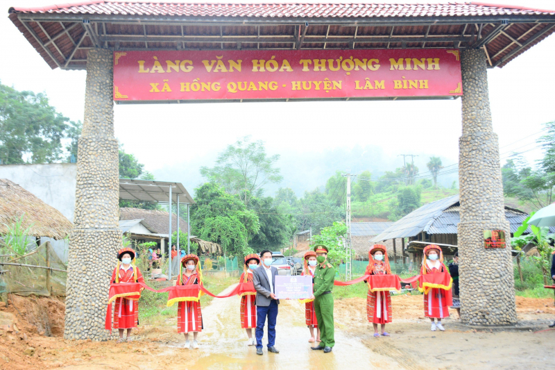 Bài 2 kỳ cuối  Niềm vui được định danh và chiếc cổng làng đoàn kết