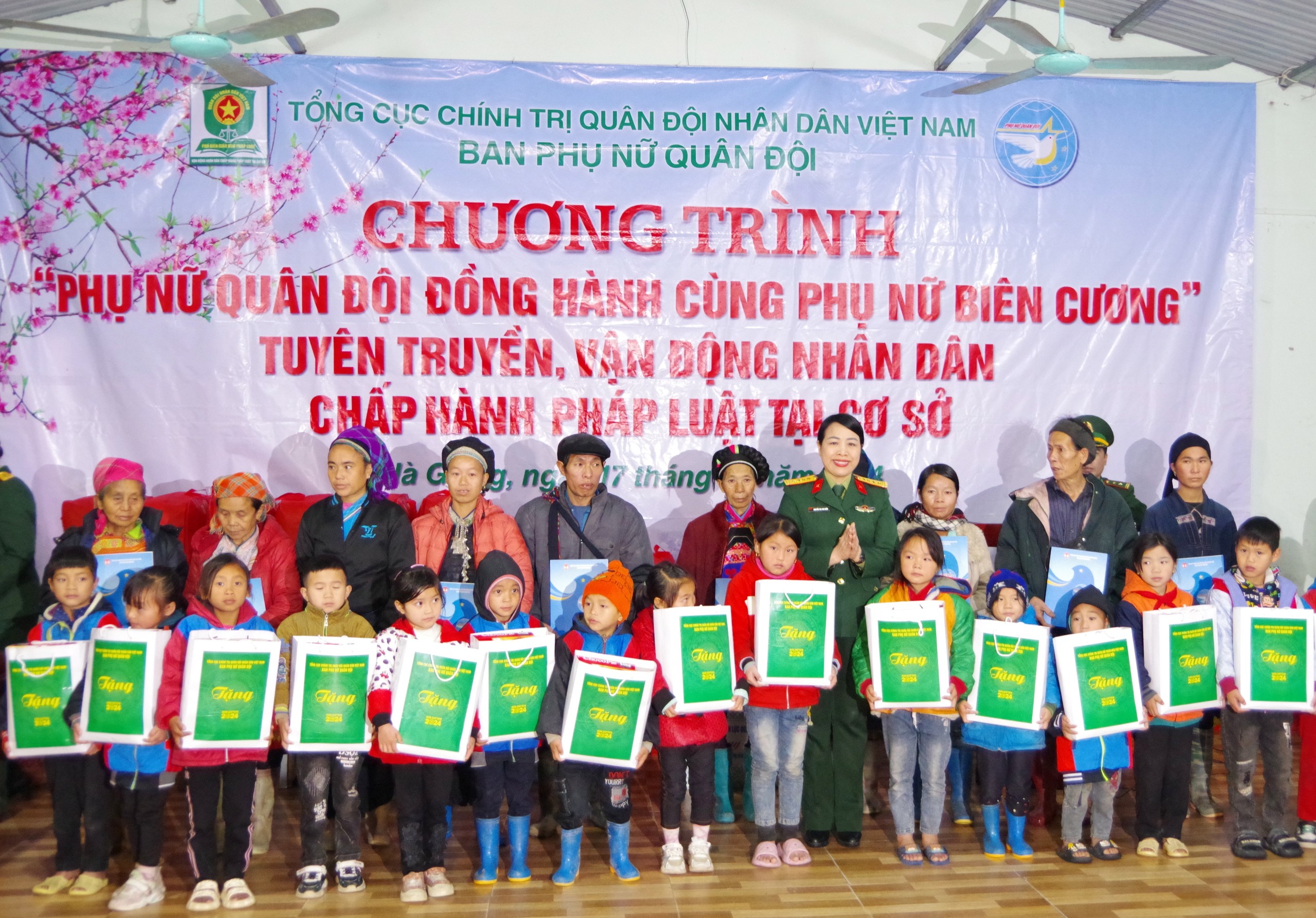 Mang xuân về với biên cương Hà Giang