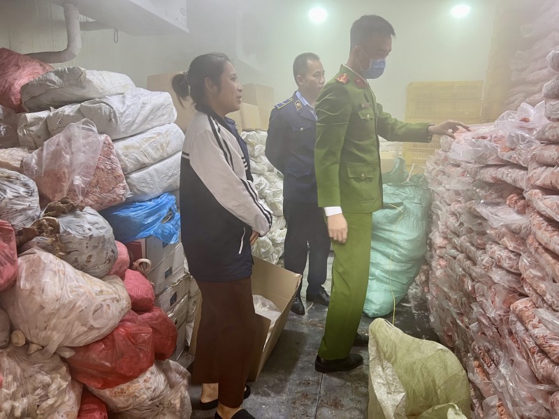Hà Nội Phát hiện cơ sở kinh doanh 5,5 tấn mỡ bò không rõ nguồn gốc