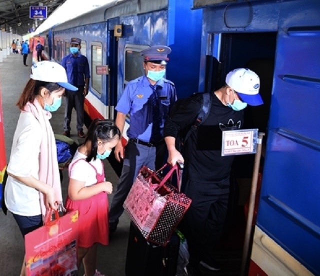 Bổ sung thêm 7 000 vé tàu Tết Nguyên đán 2024