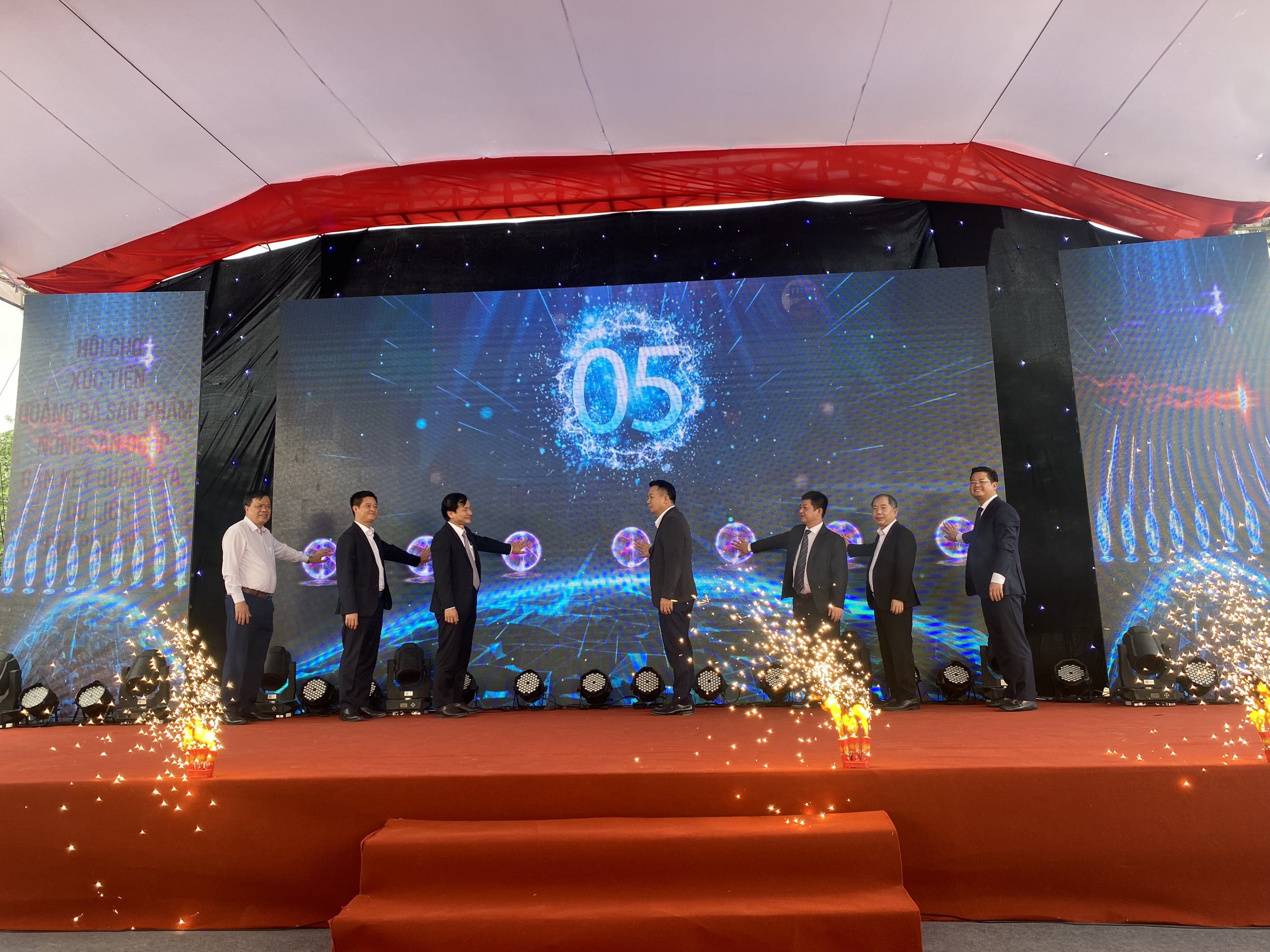 Hội chợ hoa Xuân, quảng bá sản phẩm OCOP tại huyện Phúc Thọ