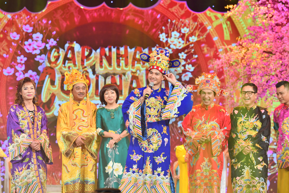 Làm gì để hài tết bớt “nhạt” khi vẫn chịu áp lực của các nhà tài trợ