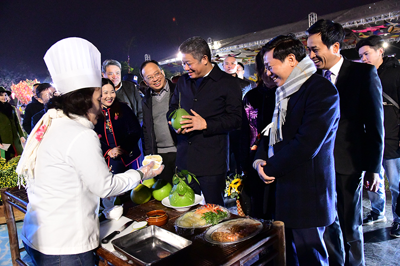 “Happy Tết 2024”